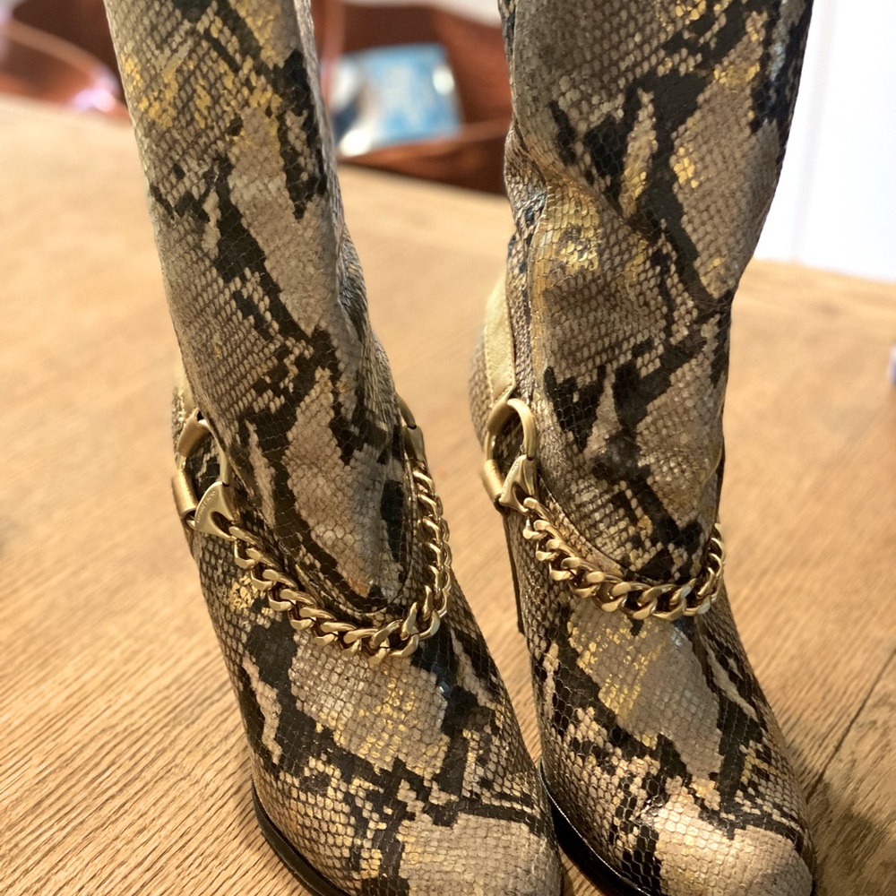 Michael Kors Leather Ankle Boots with heal, Size 10M. Very Good condition.